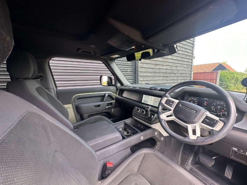 LAND ROVER DEFENDER 90