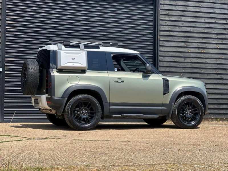 LAND ROVER DEFENDER 90