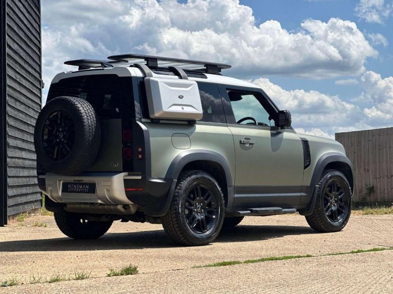 LAND ROVER DEFENDER 90