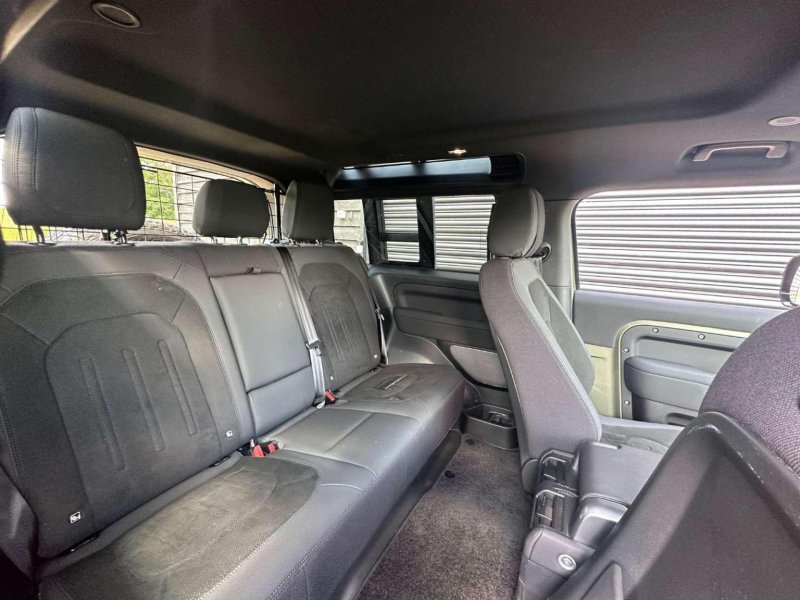LAND ROVER DEFENDER 90