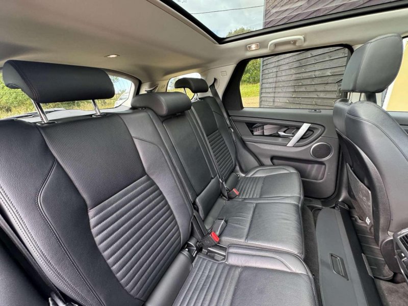 View LAND ROVER DISCOVERY SPORT 2.0 D180 MHEV SE Auto 4WD Euro 6 (s/s) 5dr