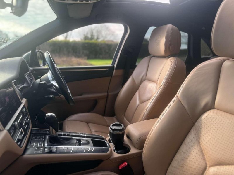 View PORSCHE MACAN 2.0T PDK 4WD Euro 6 (s/s) 5dr