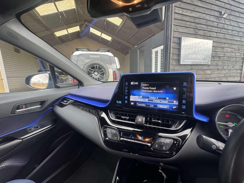 TOYOTA C-HR